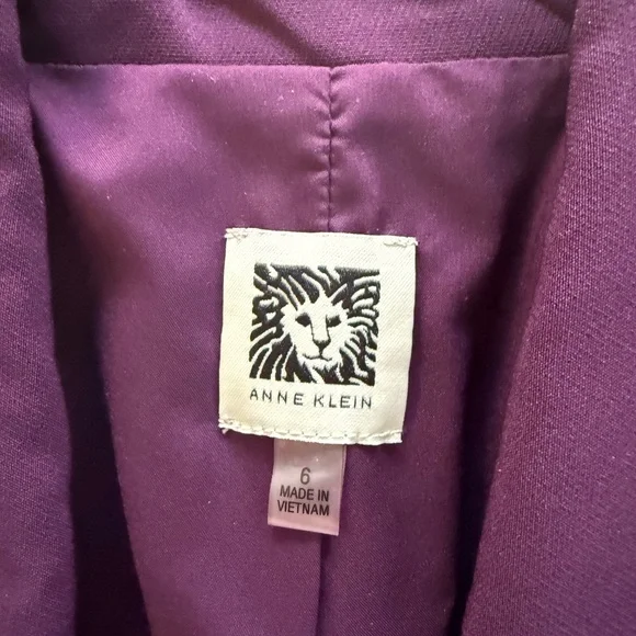 Anne Klein Single Button Blazer in Plum - Picture 2 of 2